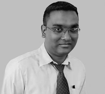 finance professional Avinash-Davedeen